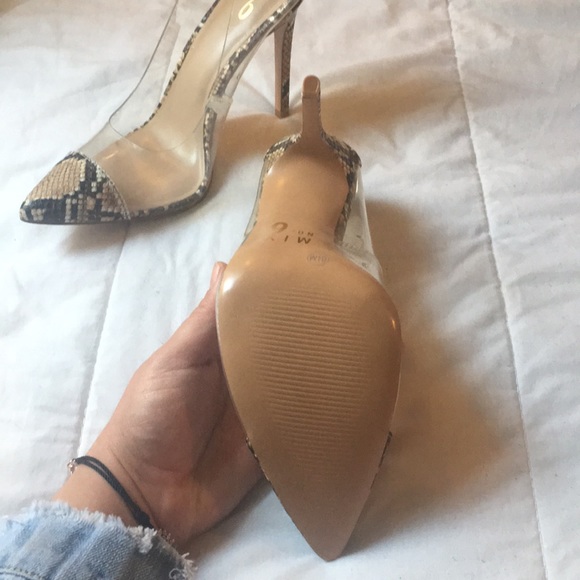 Heels - Picture 2 of 3